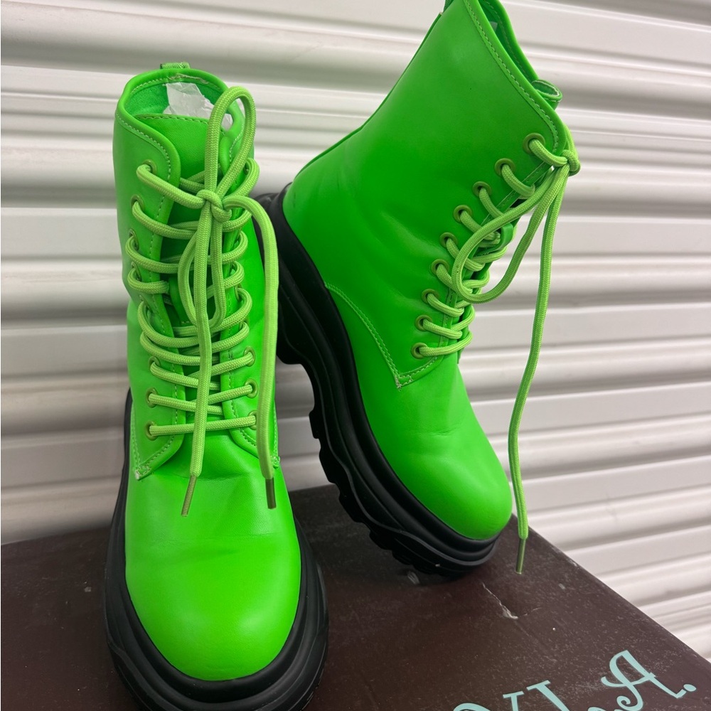 UP TO SPEED COMBAT BOOTS